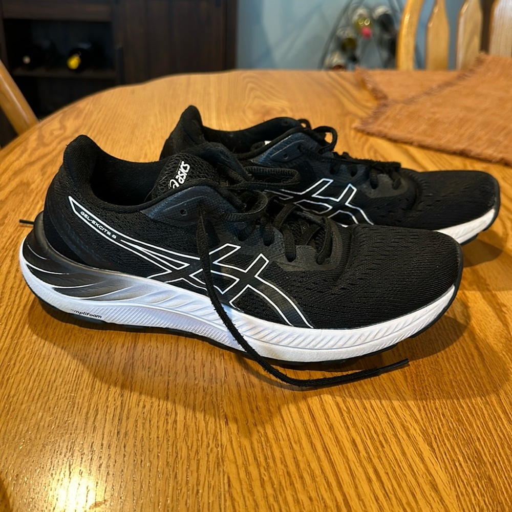 ASICS gel-excite 8